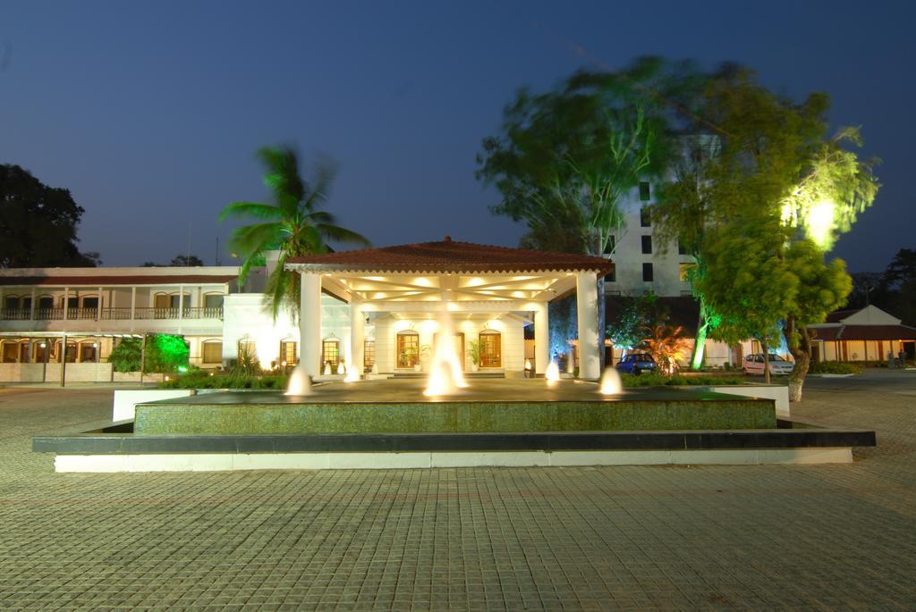 Chanakya Bnr Hotel رانشي المظهر الخارجي الصورة
